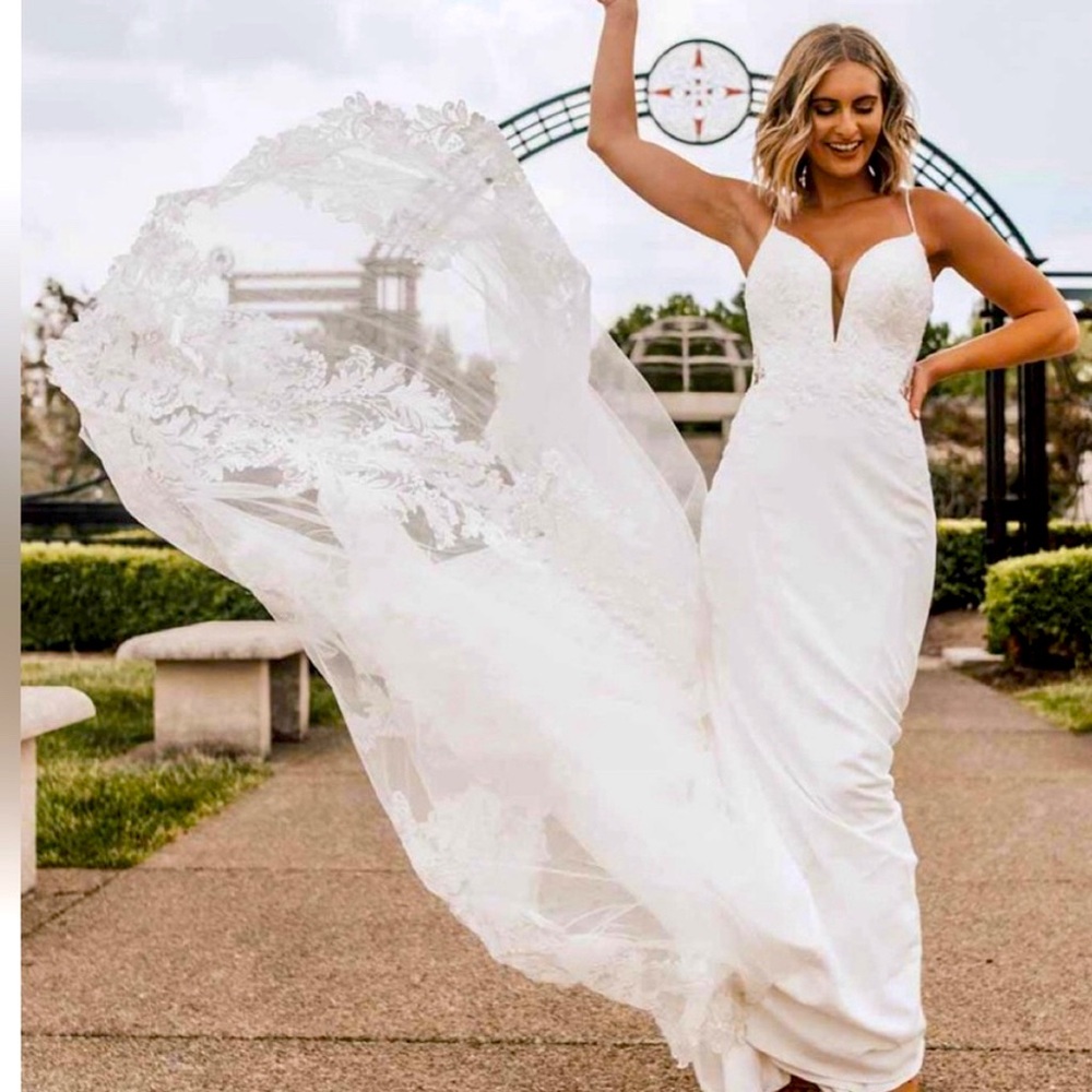 Essence of Australia Wedding Dress Size 6 D3339 Brand NWT